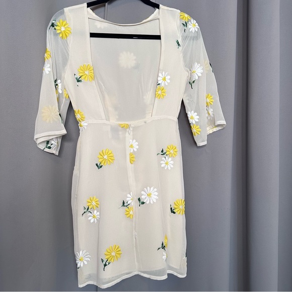 ASOS Petite Shift Dress with Daisy Embroidery Size 00 - Picture 5 of 10
